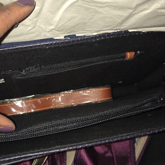 Handbag - Picture 3 of 5